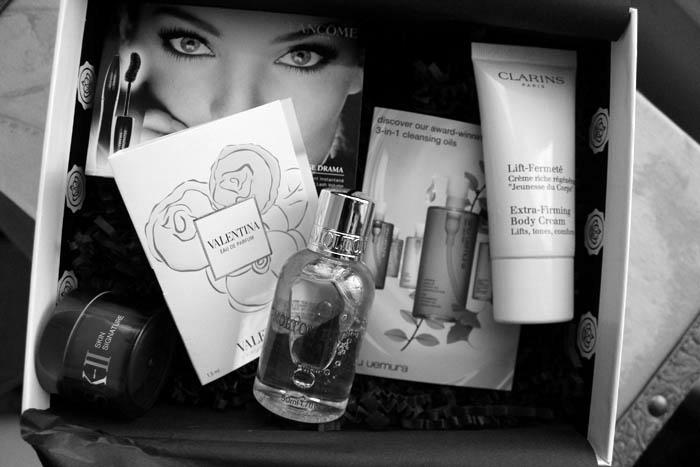 Glossybox March 2012 The HARRODS Edition photo 2